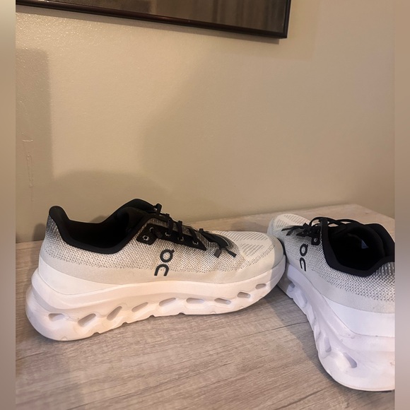 On Cloud Tilt Shoes - Picture 9 of 10